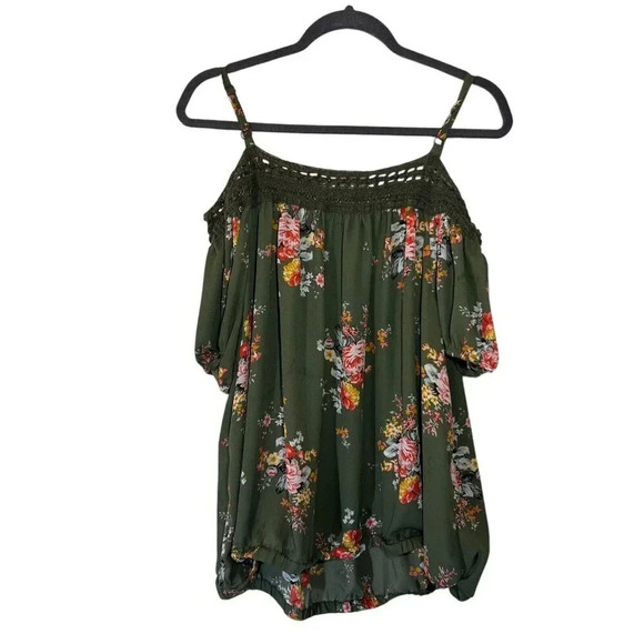 Torrid Olive Green Blouse Size 3 Crochet Neckline Floral Pattern Cold Shoulder - Picture 2 of 8